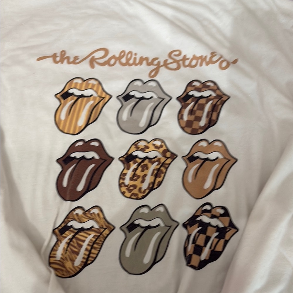 SHEIN White Graphic Tee with Multicolor Lips